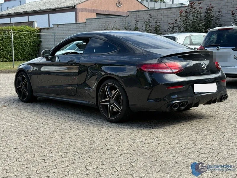 Mercedes-Benz C-Klasse Coupé, Gesamtansicht von hinten links